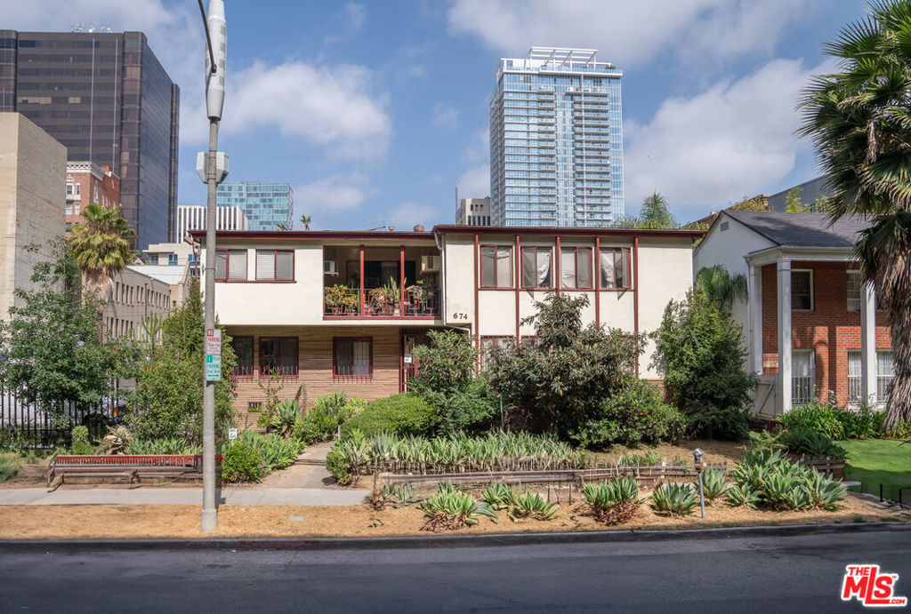 main property photo 7