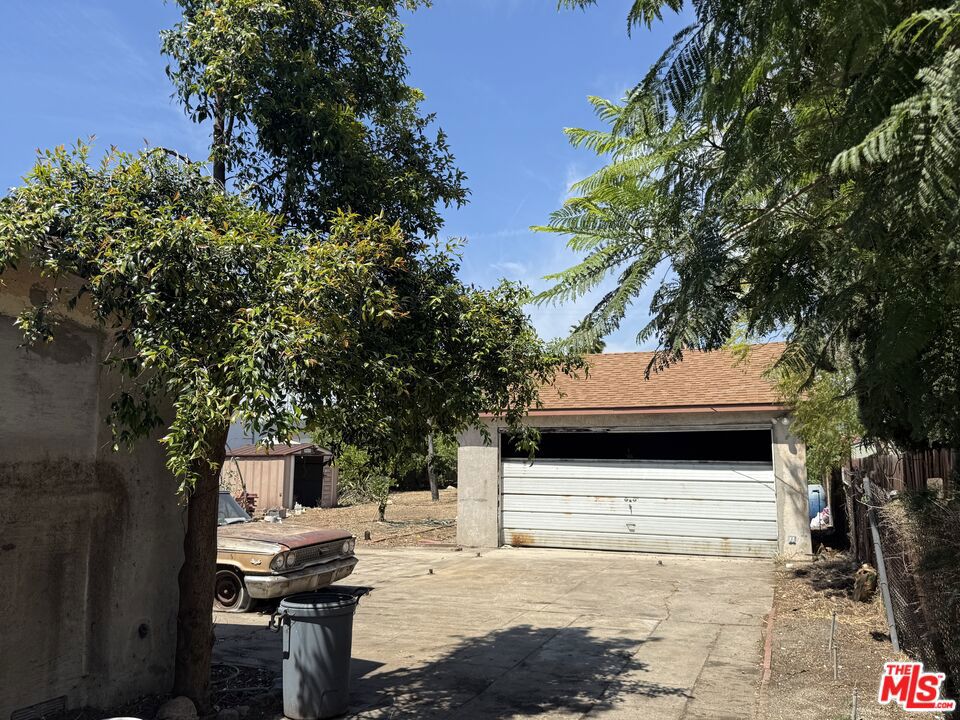 main property photo 11