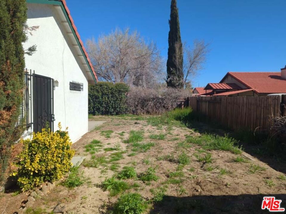 main property photo 25