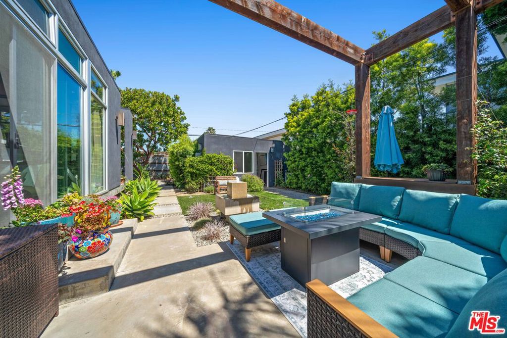 main property photo 28