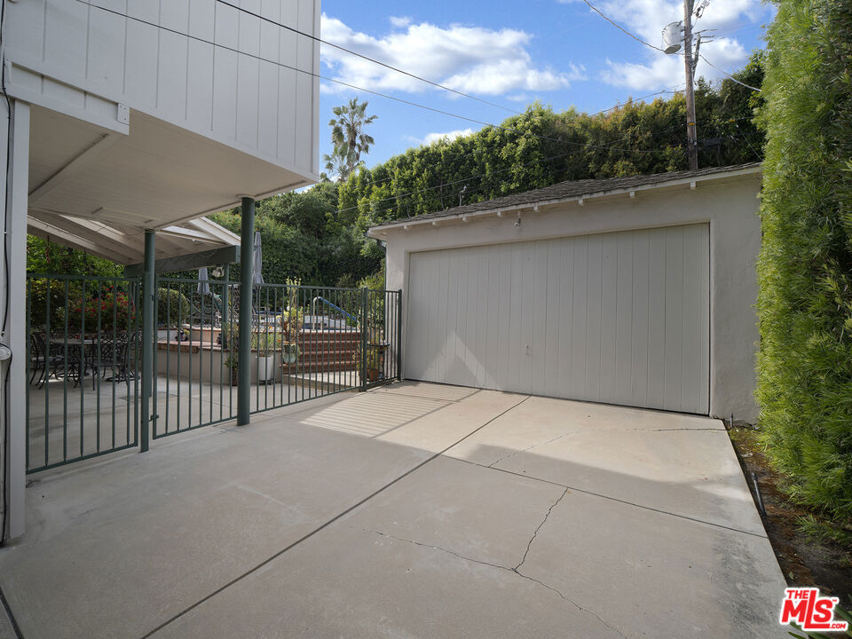 main property photo 43
