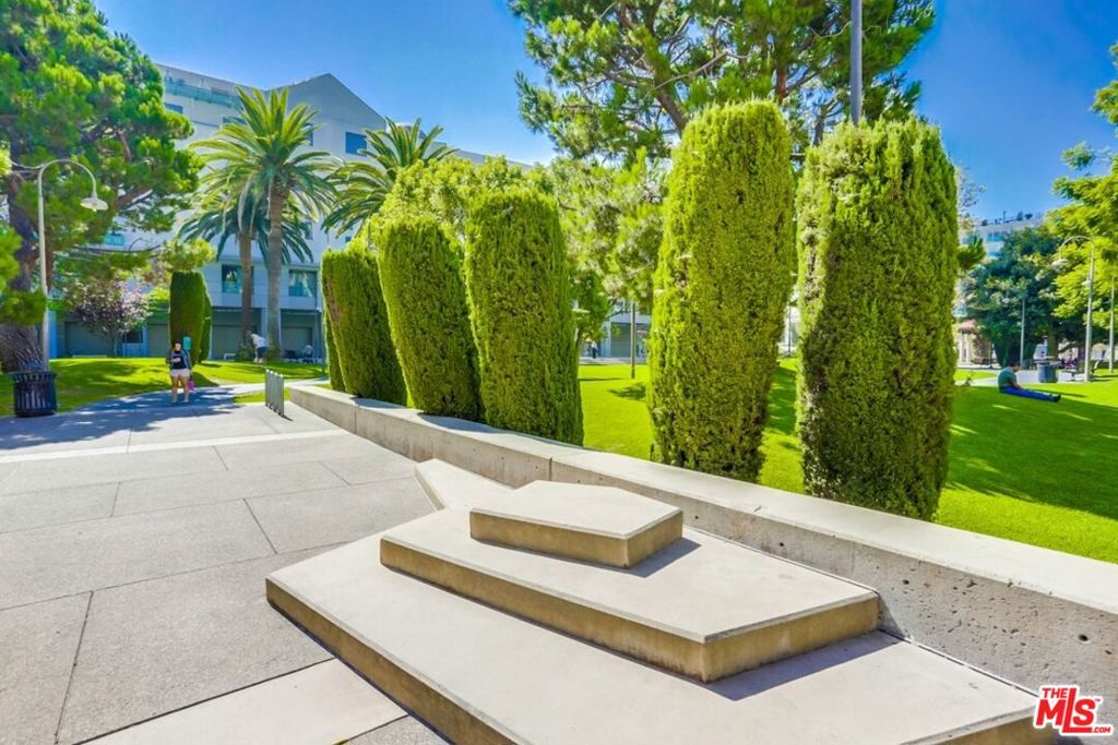 main property photo 59