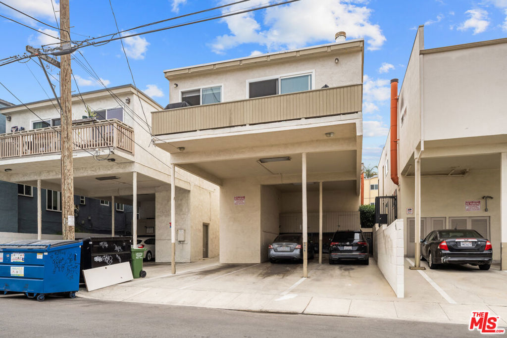 main property photo 17