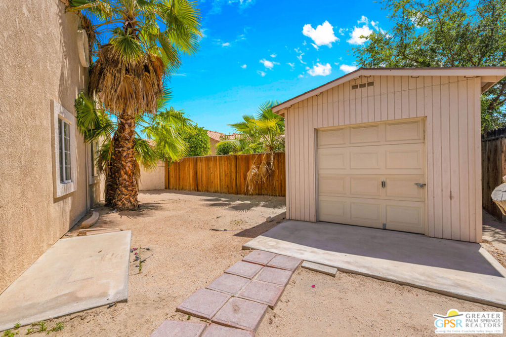 main property photo 40