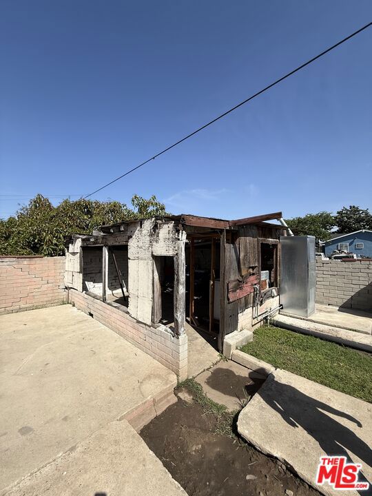 main property photo 6