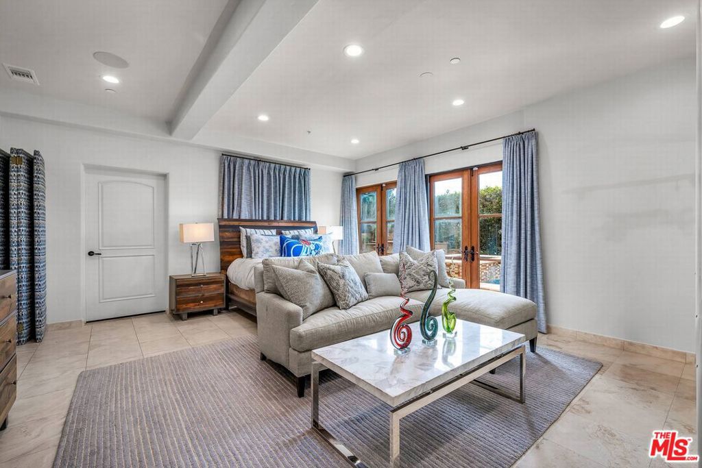 main property photo 50