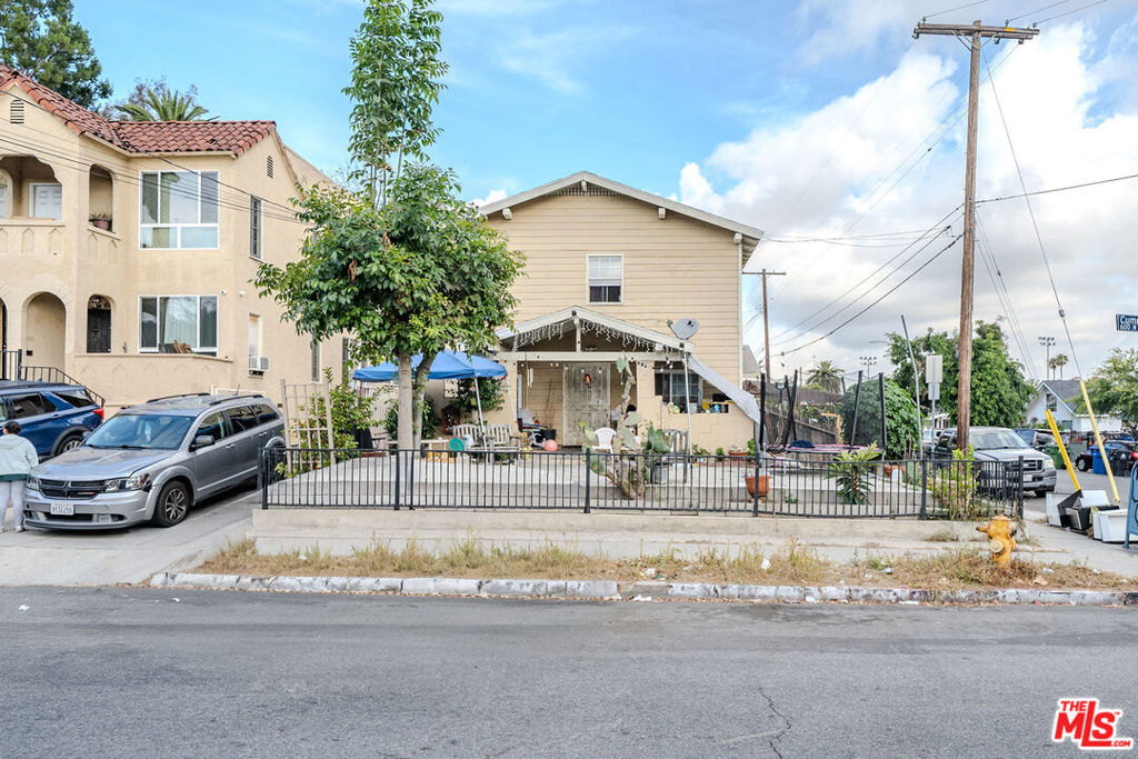 main property photo 11