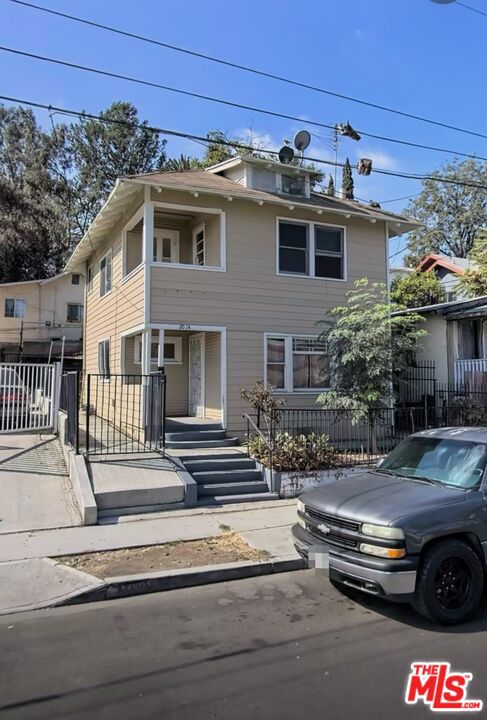 main property photo 2