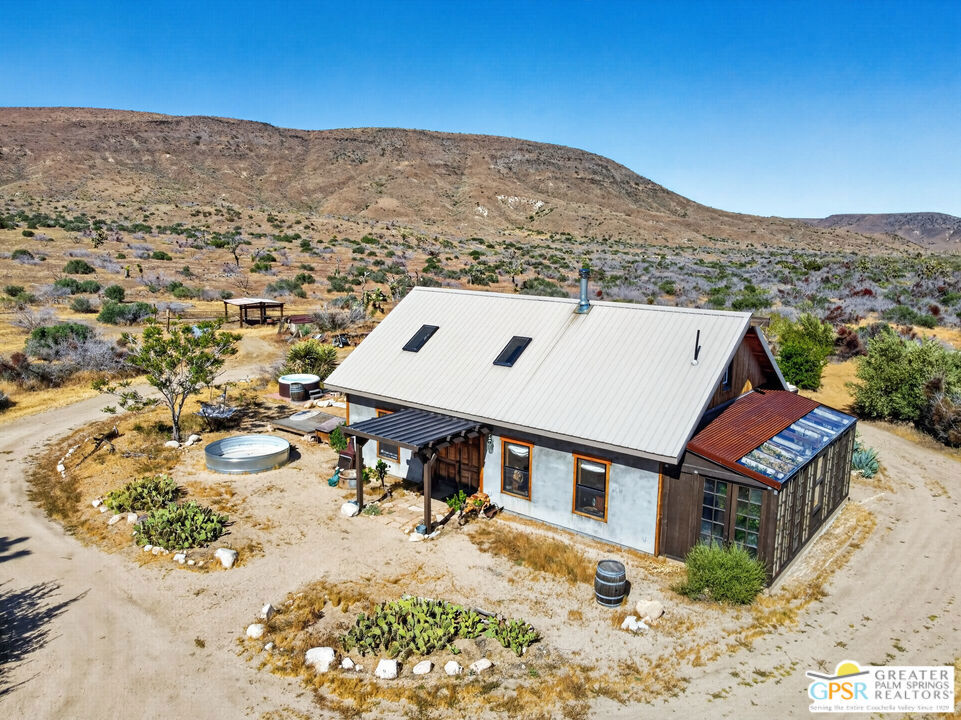 main property photo 8