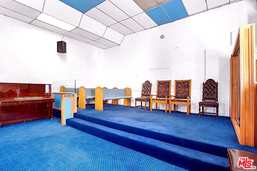 main property photo 38