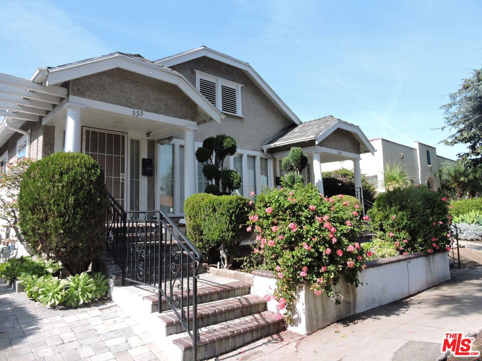 main property photo 28