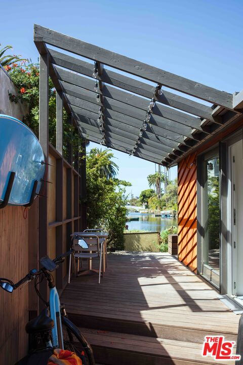 main property photo 7