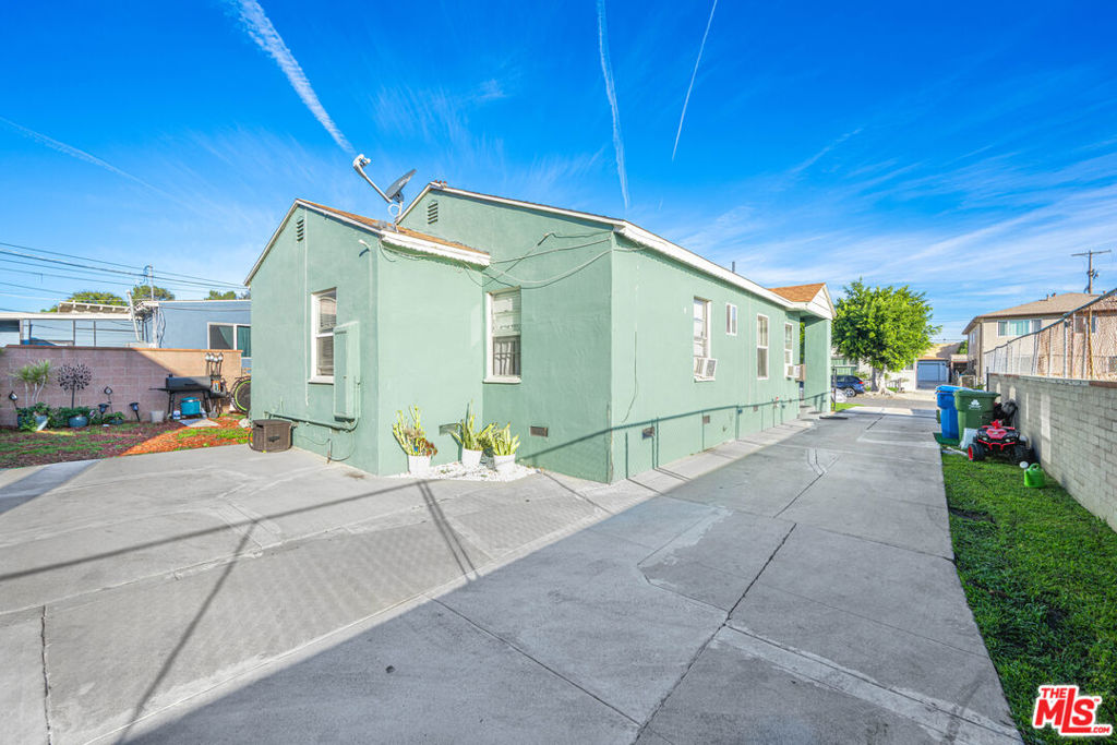 main property photo 7