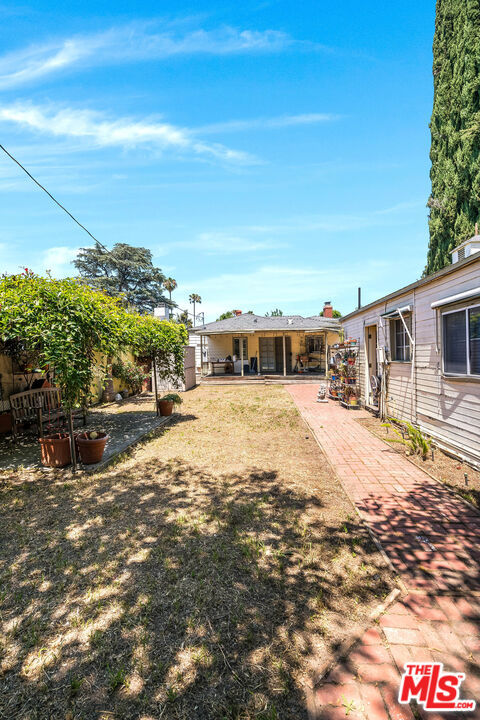 main property photo 8