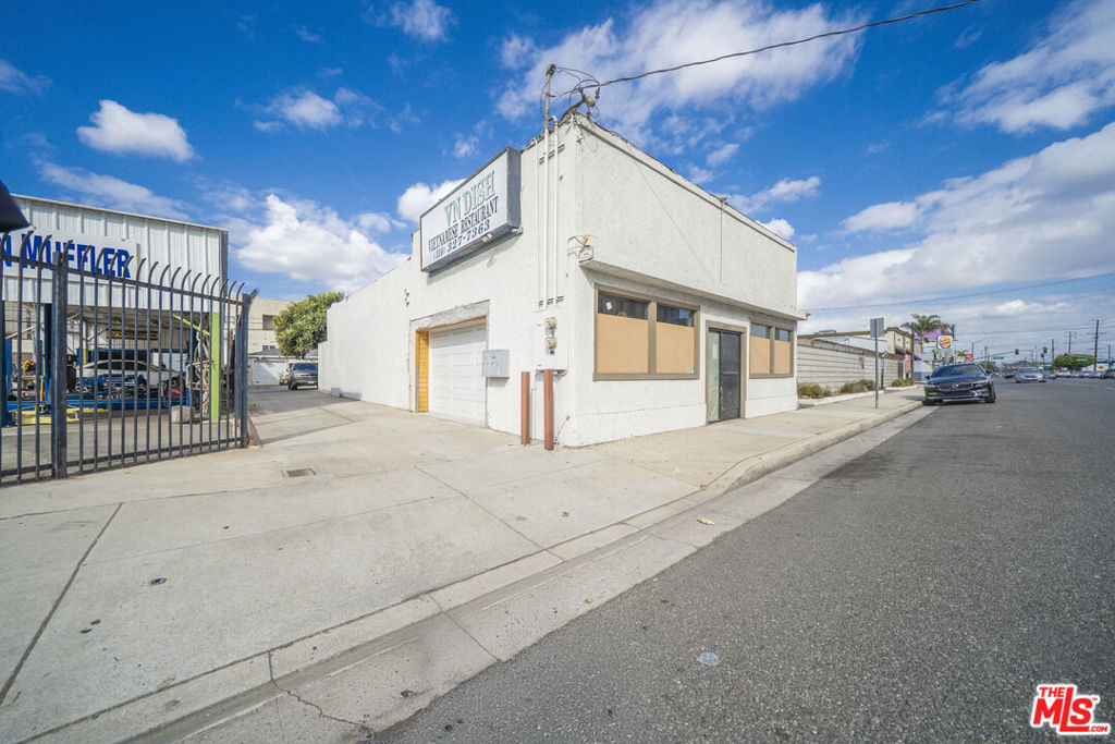 main property photo 7