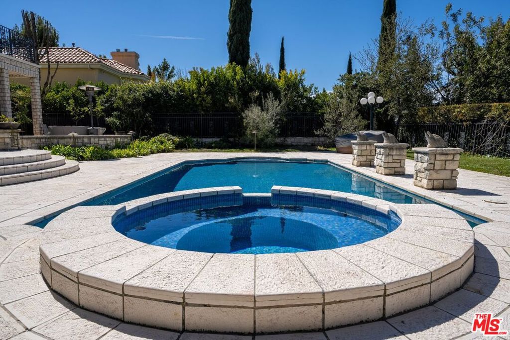 main property photo 50