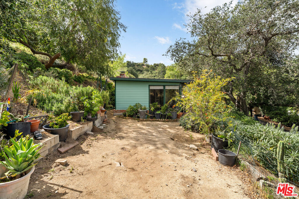main property photo 10