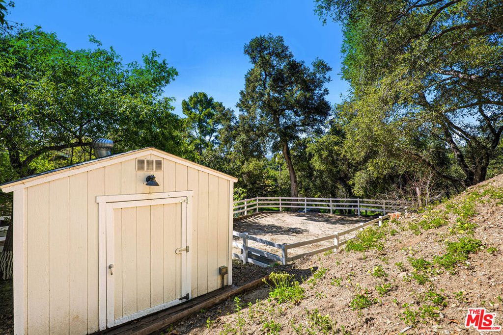 main property photo 29
