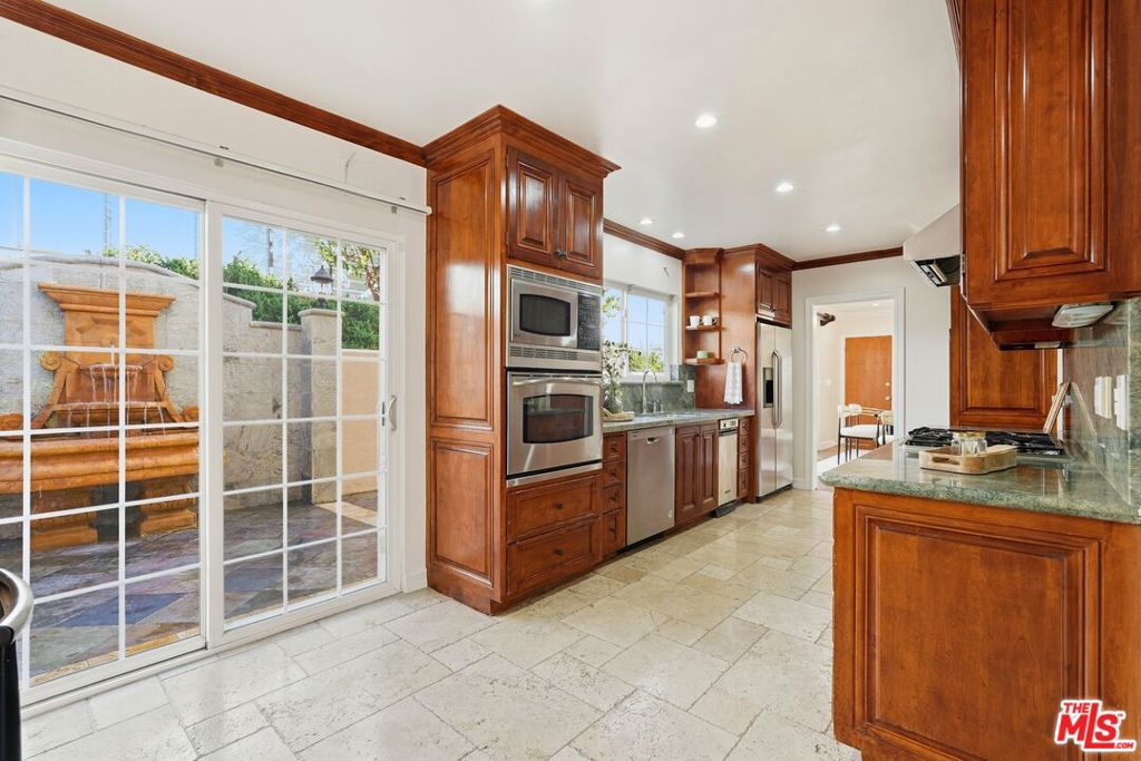 main property photo 17