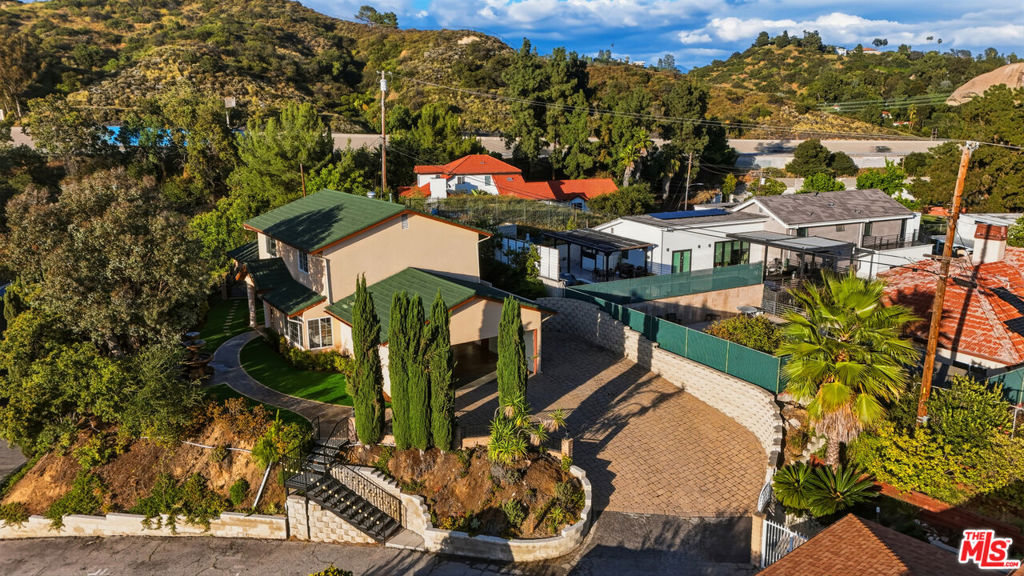 main property photo 50