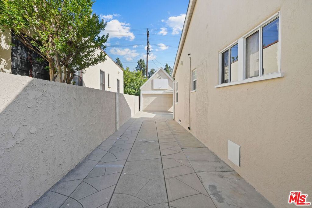 main property photo 51