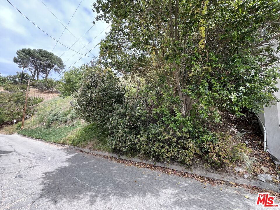 main property photo 7