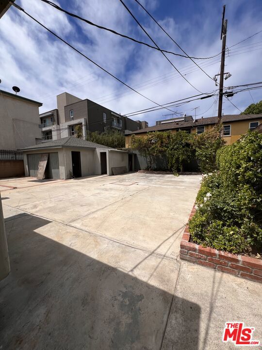 main property photo 15