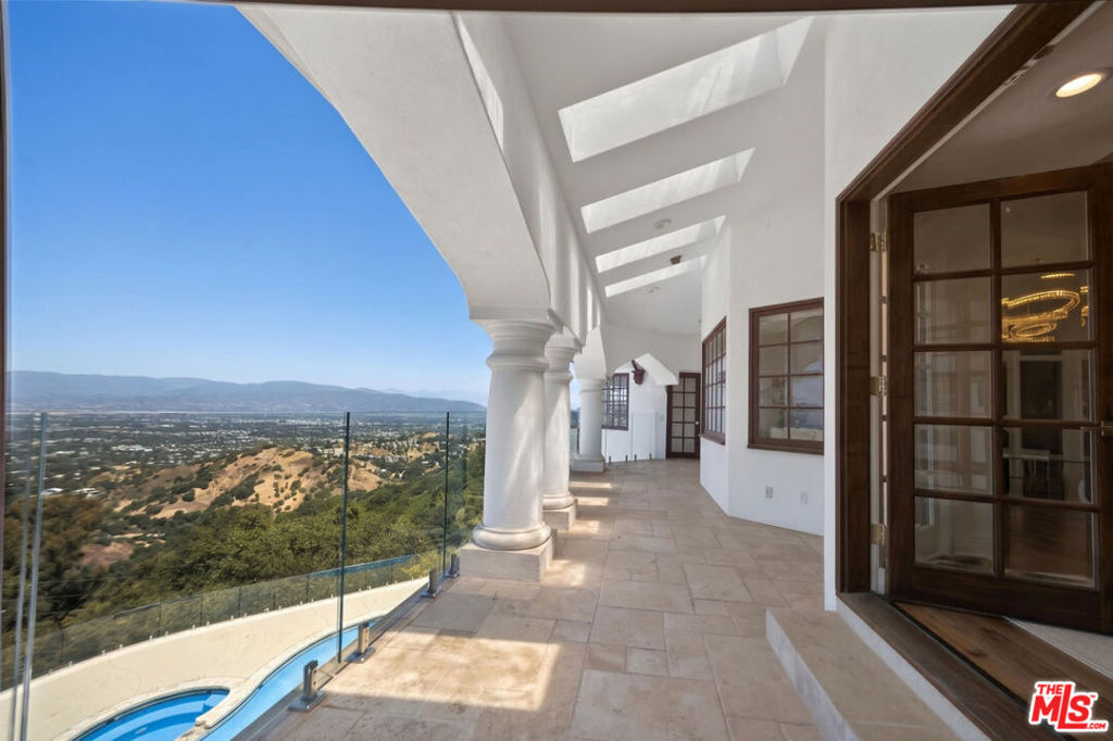 main property photo 54