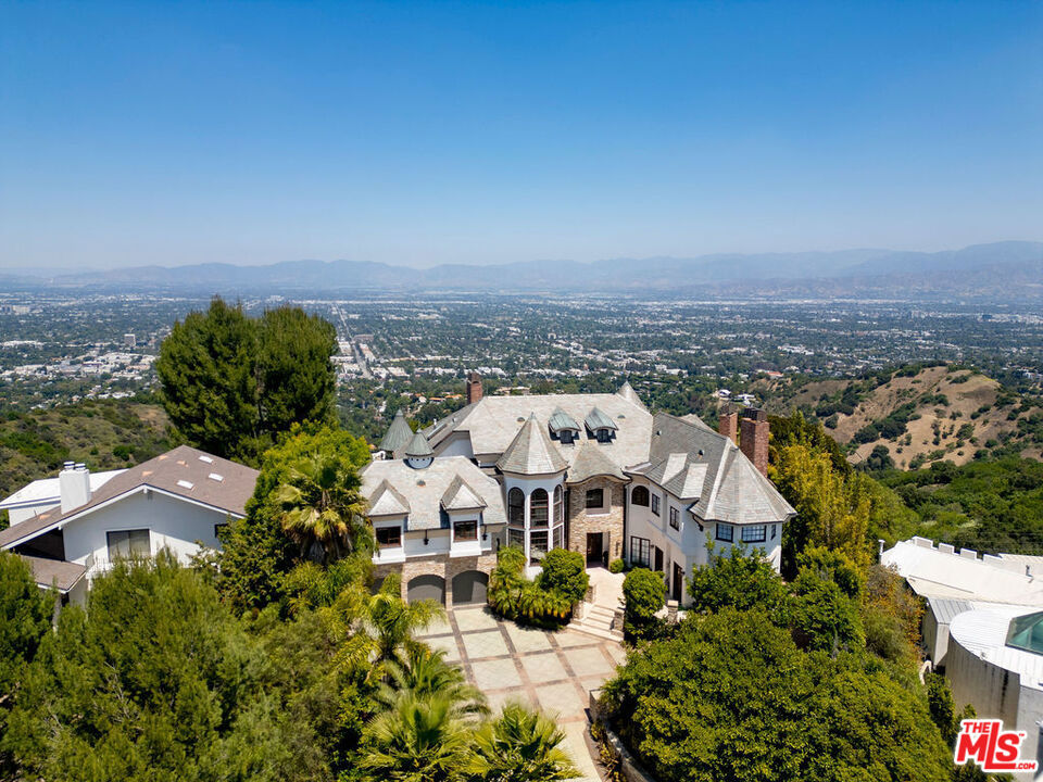 main property photo 70
