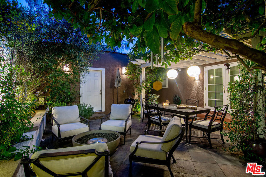 main property photo 28