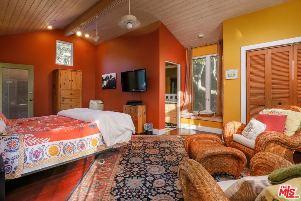 main property photo 50