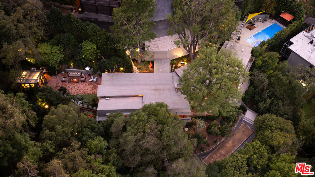 main property photo 31