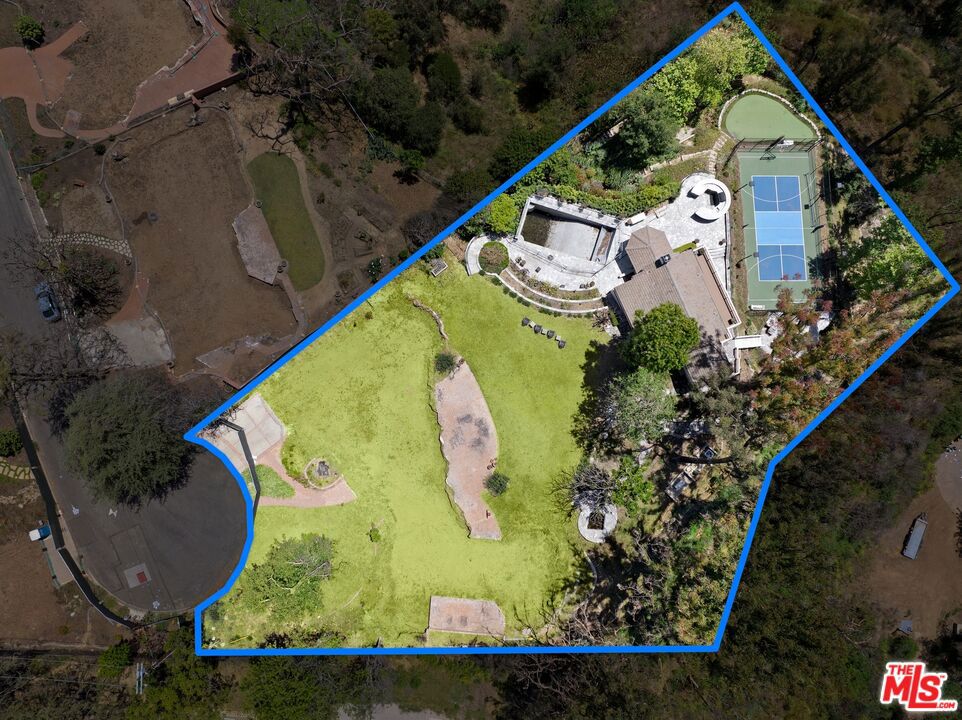 main property photo 3