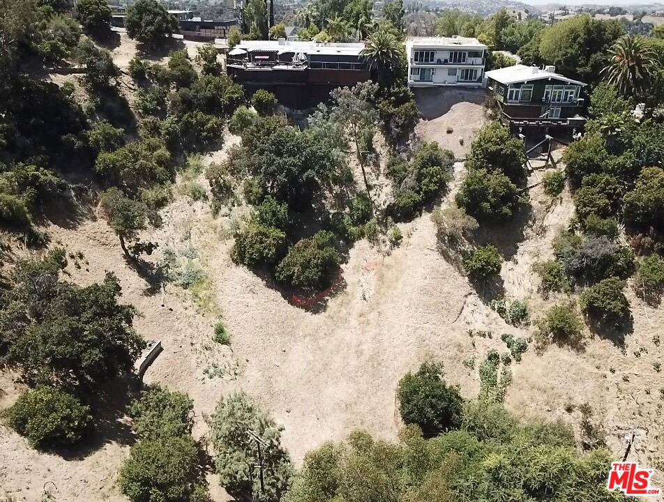 main property photo 13