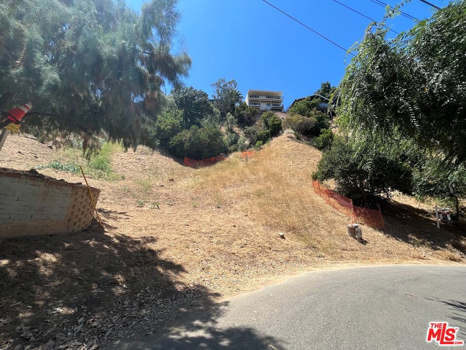 main property photo 8