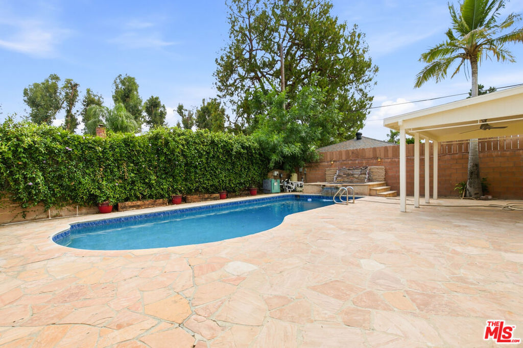 main property photo 50