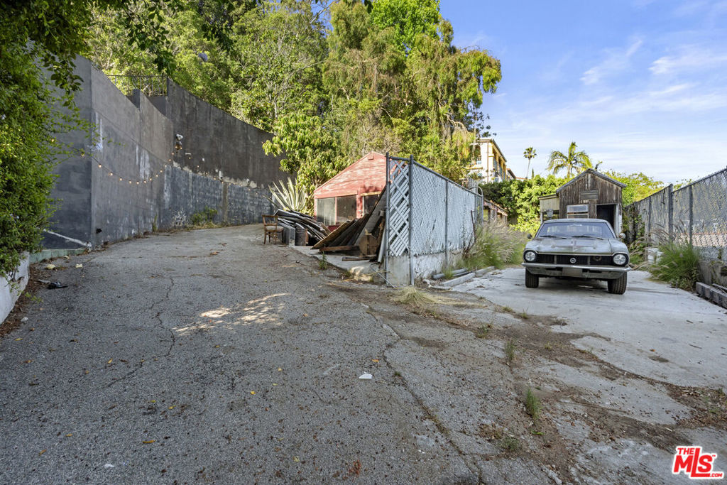 main property photo 29