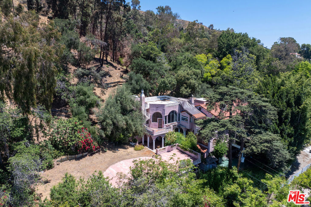 main property photo 37