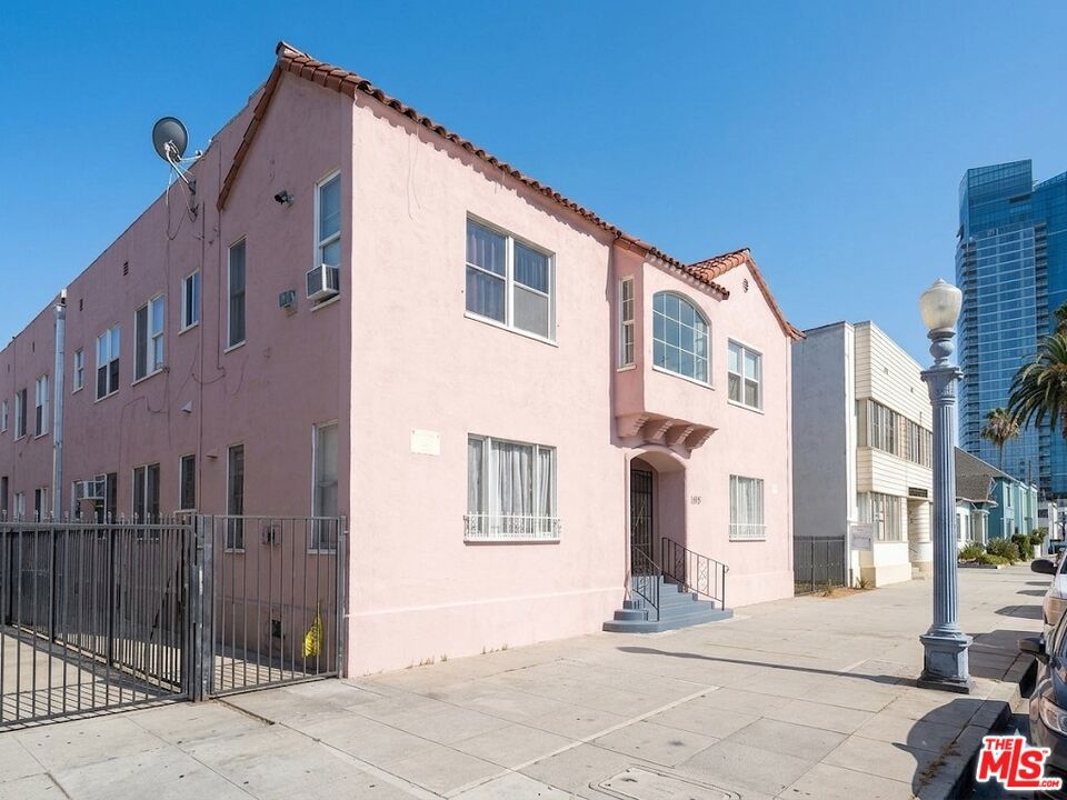 main property photo 10