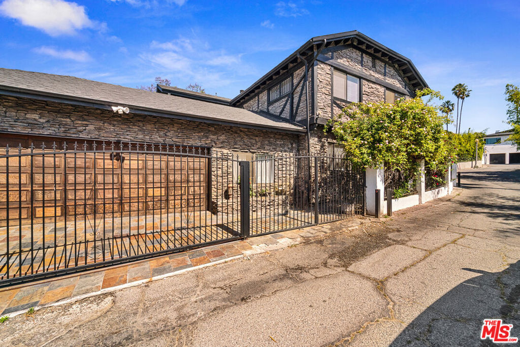 main property photo 21