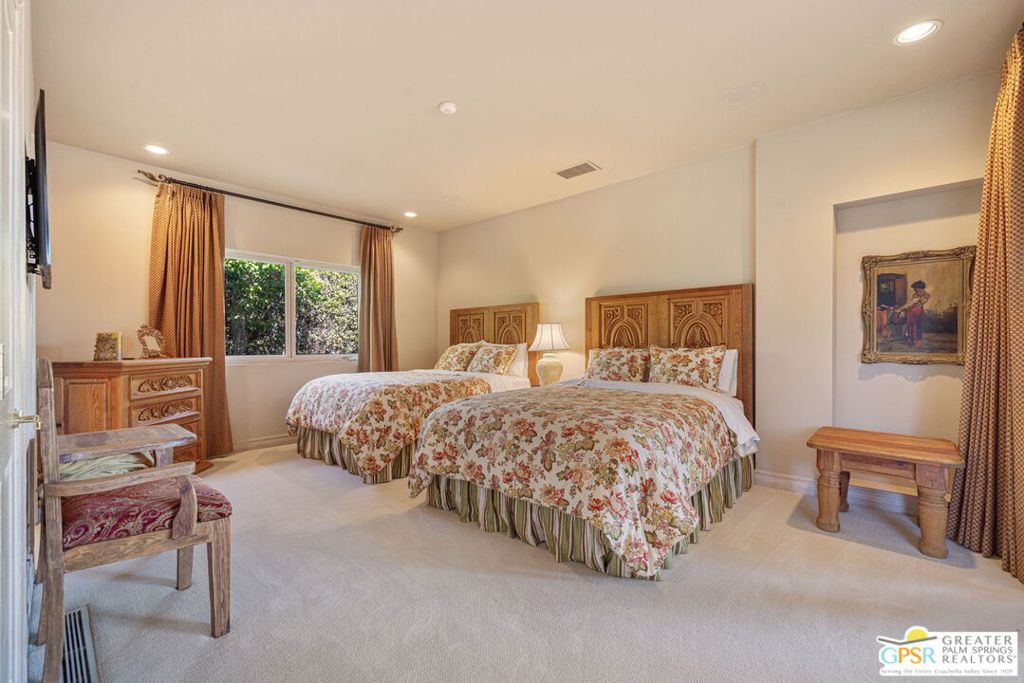 main property photo 66