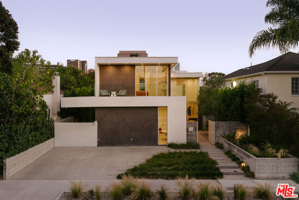 main property photo 31
