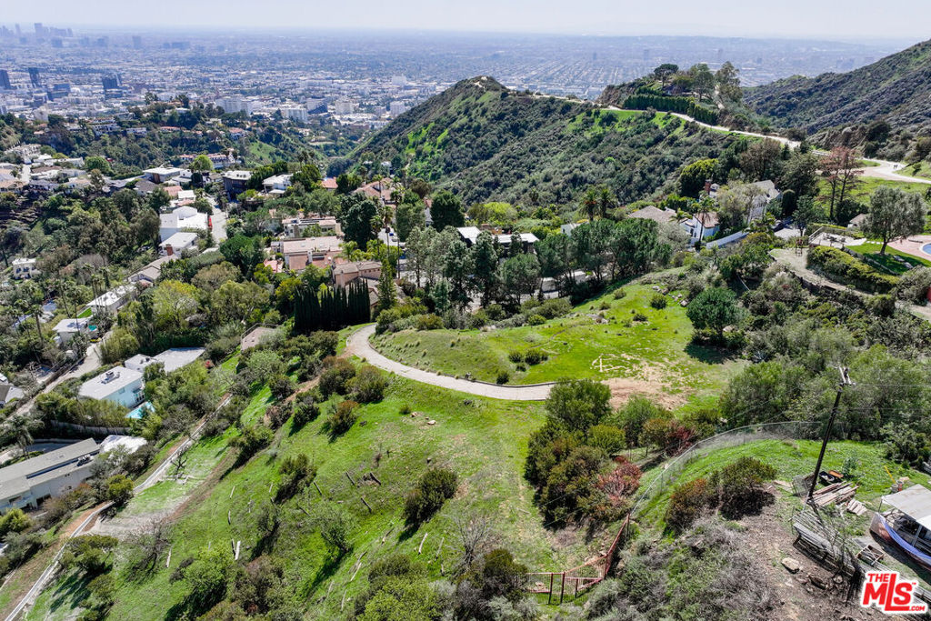main property photo 10