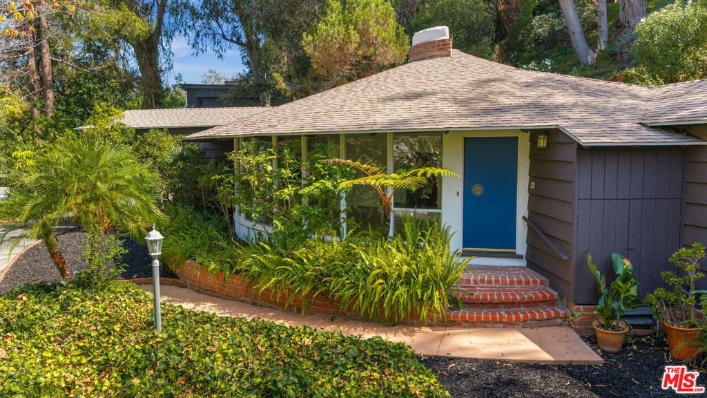 main property photo 42