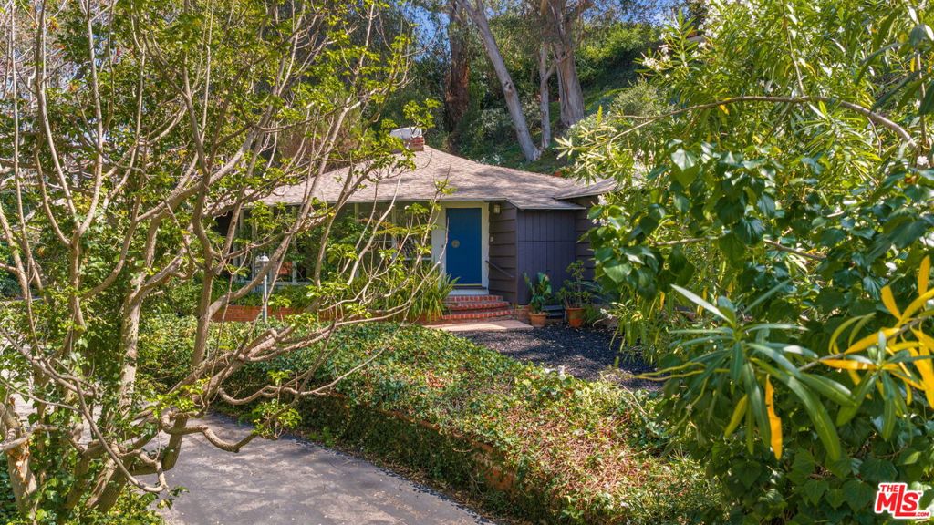main property photo 45