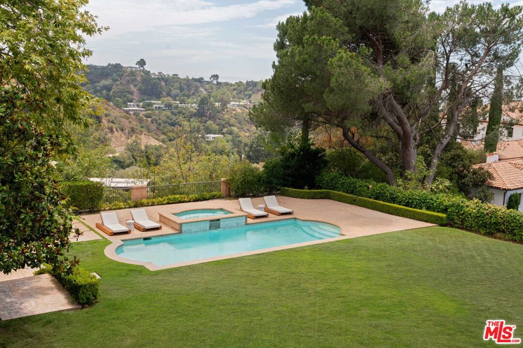 main property photo 14