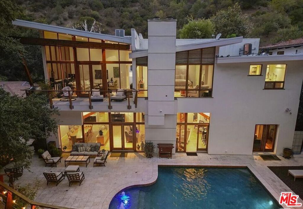 main property photo 25