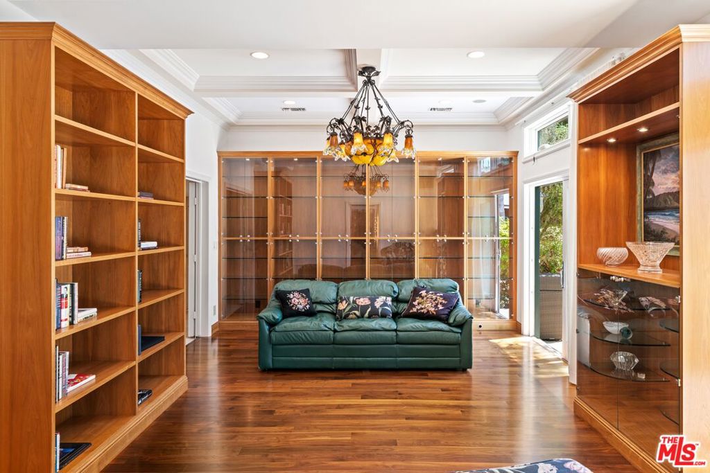 main property photo 22