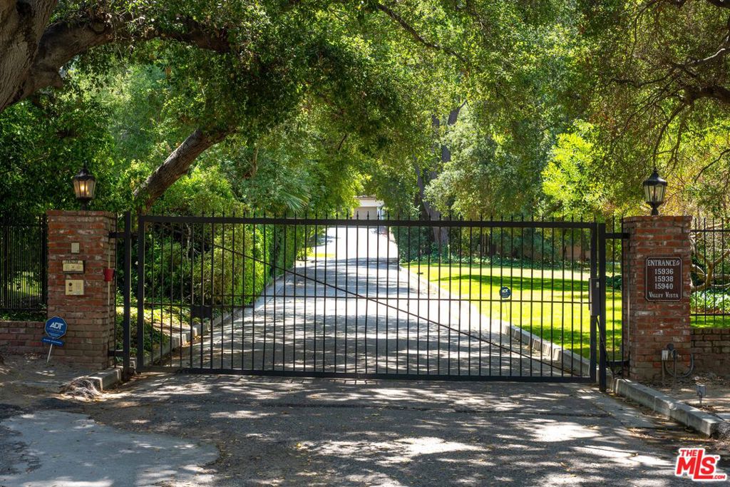 main property photo 50