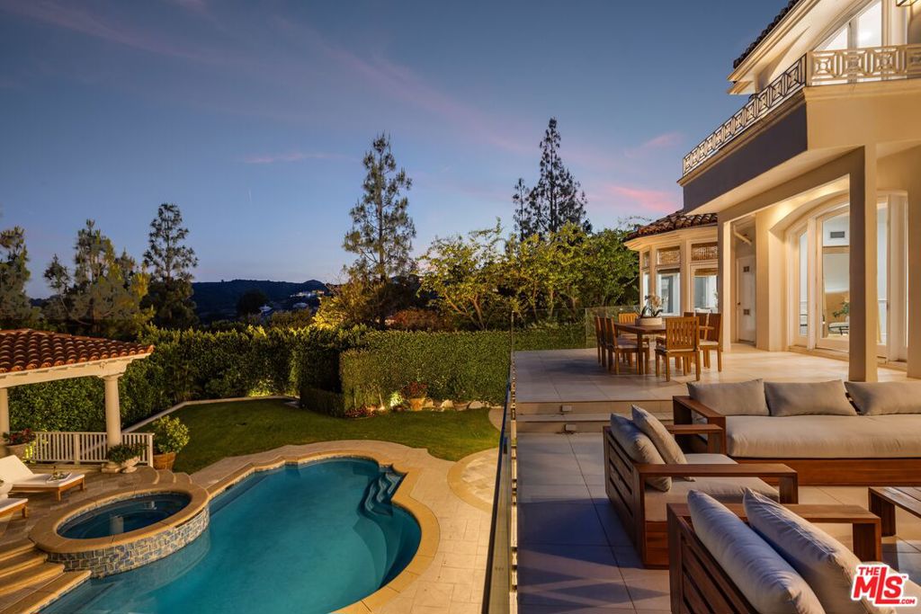 main property photo 27